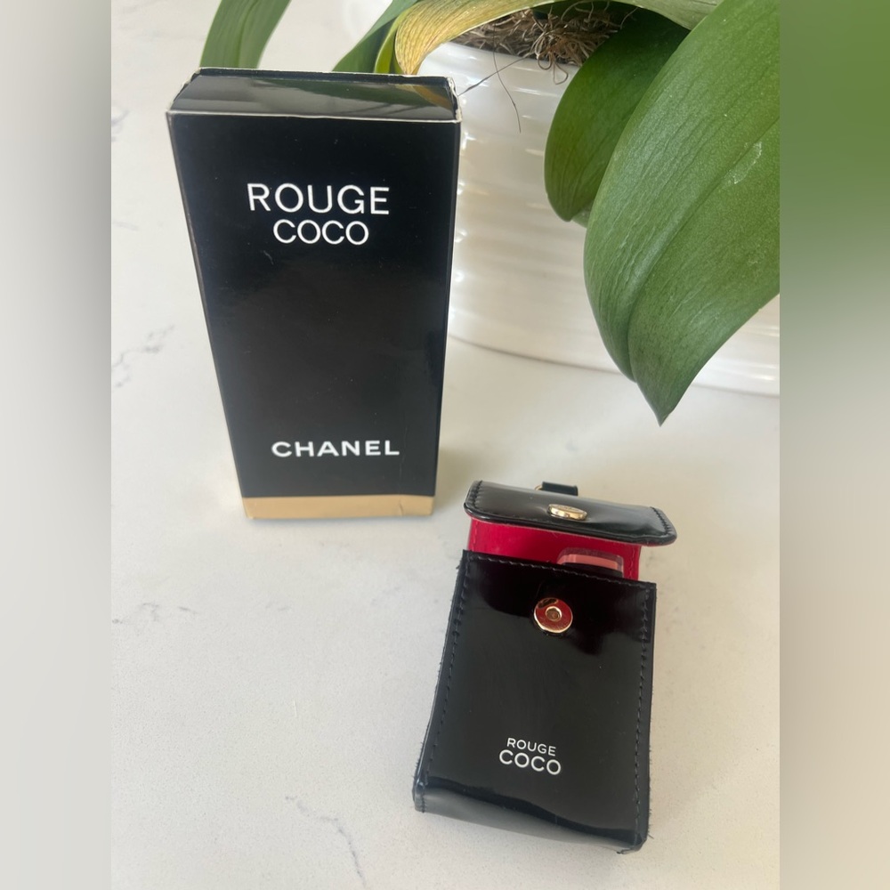 CHANEL Rouge Coco Lipstick in Black Patent Case with Red Interior w/ charms GWP